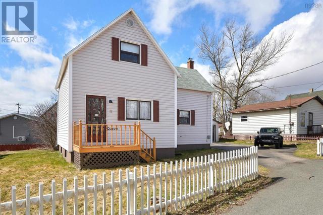 11 Caseys Lane, House detached with 3 bedrooms, 1 bathrooms and null parking in Cape Breton NS | Image 2