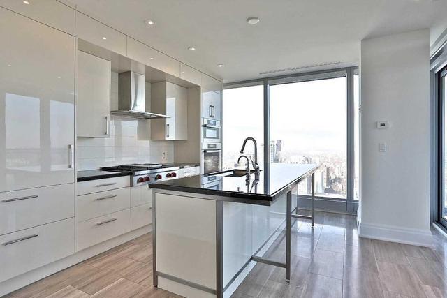 3401 - 50 Yorkville Ave, Condo with 2 bedrooms, 3 bathrooms and 2 parking in Toronto ON | Image 5