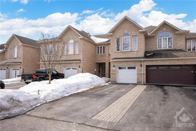 44 Briggs Avenue, Townhouse with 3 bedrooms, 4 bathrooms and 3 parking in Ottawa ON | Image 1