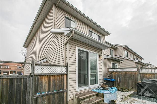 274 Stoneway Drive, Townhouse with 3 bedrooms, 3 bathrooms and 3 parking in Ottawa ON | Image 30