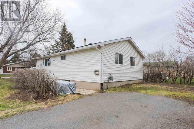 6 Chicora Cres, House detached with 2 bedrooms, 1 bathrooms and null parking in Sault Ste. Marie ON | Image 37