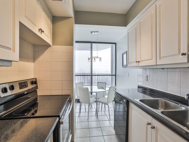 1003 - 1333 Bloor St E, Condo with 2 bedrooms, 2 bathrooms and 1 parking in Mississauga ON | Image 6