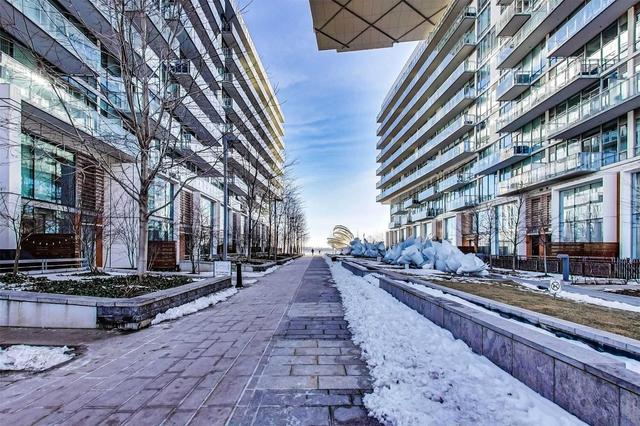 sph1111 - 39 Queens Quay E, Condo with 2 bedrooms, 2 bathrooms and 1 parking in Toronto ON | Image 24