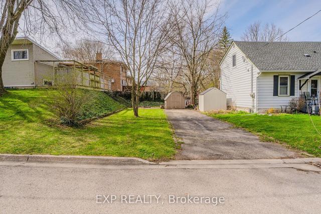 771 Rose St, House detached with 2 bedrooms, 1 bathrooms and 5 parking in Cambridge ON | Image 30