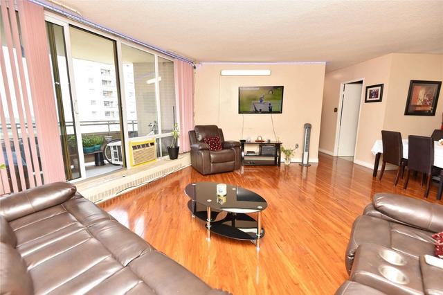 1401 - 380 Dixon Rd, Condo with 2 bedrooms, 1 bathrooms and 1 parking in Toronto ON | Image 6