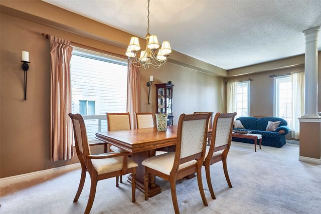 1055 Songbird Dr, House detached with 5 bedrooms, 3 bathrooms and 6 parking in Oshawa ON | Image 2