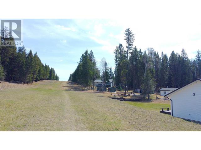 4985 Block Drive, House detached with 3 bedrooms, 2 bathrooms and null parking in Cariboo G BC | Image 6