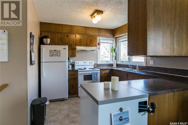 57 Crocus Road, House detached with 4 bedrooms, 3 bathrooms and null parking in Moose Jaw SK | Image 5