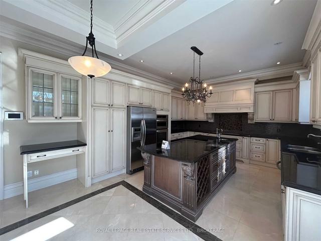 2b Carluke Cres, House detached with 5 bedrooms, 5 bathrooms and 6 parking in Toronto ON | Image 32