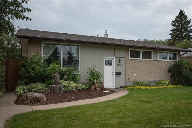 4201 33 Street, House detached with 5 bedrooms, 2 bathrooms and 2 parking in Red Deer County AB | Image 1