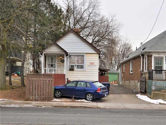 3585 Eglinton Ave W, House detached with 2 bedrooms, 2 bathrooms and 2 parking in Toronto ON | Image 1