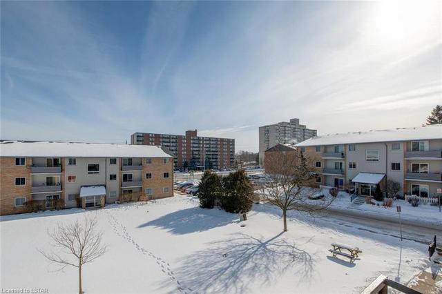 8 - 675 Wonderland Road S, House attached with 2 bedrooms, 1 bathrooms and null parking in London ON | Image 22