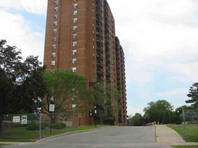501 - 90 Ling Rd, Condo with 1 bedrooms, 1 bathrooms and 1 parking in Toronto ON | Image 1