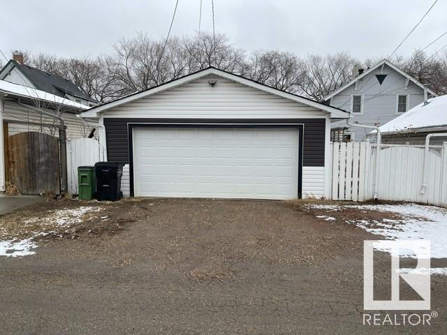 11322 96 St Nw, House detached with 3 bedrooms, 1 bathrooms and 4 parking in Edmonton AB | Image 32