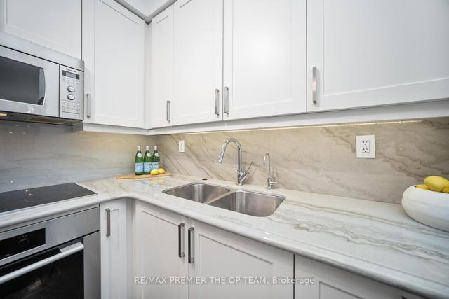 709 - 1 Bedford Rd, Condo with 2 bedrooms, 2 bathrooms and 2 parking in Toronto ON | Image 9