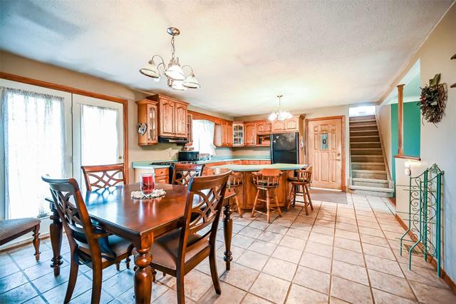 5801 Canborough Rd, House detached with 3 bedrooms, 1 bathrooms and 6 parking in West Lincoln ON | Image 2