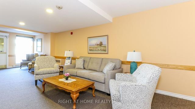 202 - 94 Dean Ave, Condo with 1 bedrooms, 1 bathrooms and 1 parking in Barrie ON | Image 6