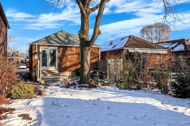 6 Athlone Rd, House detached with 2 bedrooms, 2 bathrooms and 2 parking in Toronto ON | Image 24