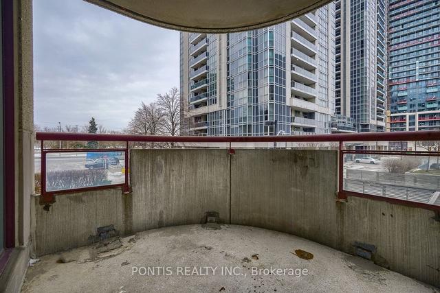 209 - 5785 Yonge St, Condo with 2 bedrooms, 2 bathrooms and 1 parking in Toronto ON | Image 4