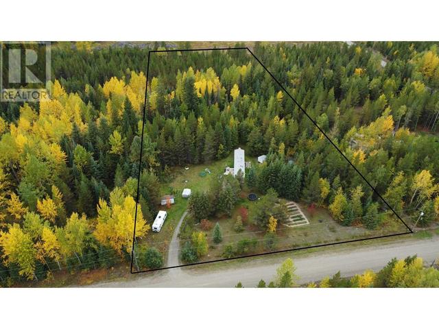 5257 Mckee Road, House other with 2 bedrooms, 1 bathrooms and null parking in Cariboo B BC | Image 5