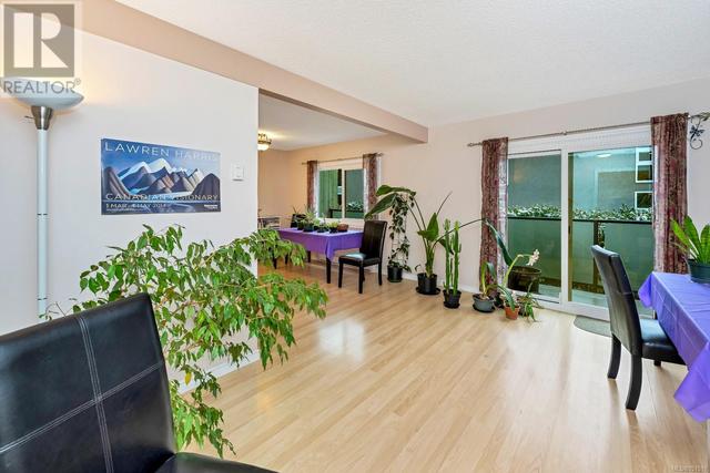 40 - 477 Lampson St, Condo with 3 bedrooms, 1 bathrooms and 1 parking in Esquimalt BC | Image 4