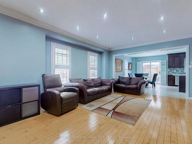 84 Agostino Cres, House semidetached with 3 bedrooms, 4 bathrooms and 4 parking in Vaughan ON | Image 34