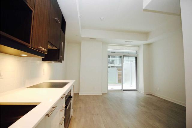 202 - 30 Nelson St, Condo with 0 bedrooms, 1 bathrooms and 0 parking in Toronto ON | Image 3