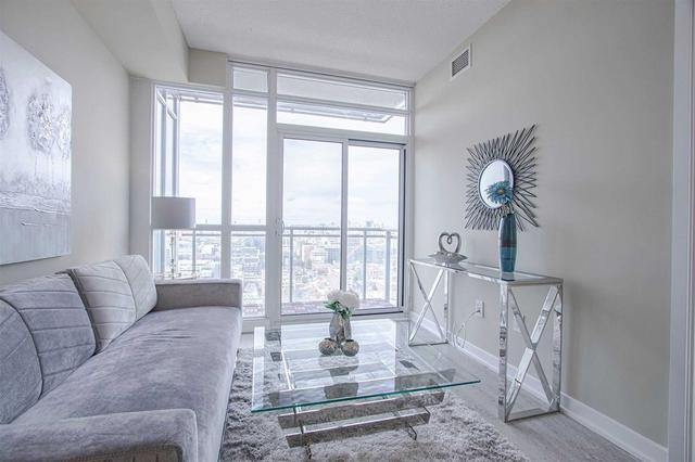 3215 - 15 Iceboat Terr, Condo with 1 bedrooms, 1 bathrooms and 1 parking in Toronto ON | Image 7