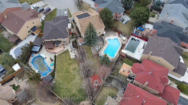 18 Nevada Crt, House detached with 5 bedrooms, 3 bathrooms and 6 parking in Brampton ON | Image 32