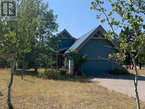 8106 28a Avenue, House detached with 4 bedrooms, 3 bathrooms and null parking in Crowsnest Pass AB | Card Image
