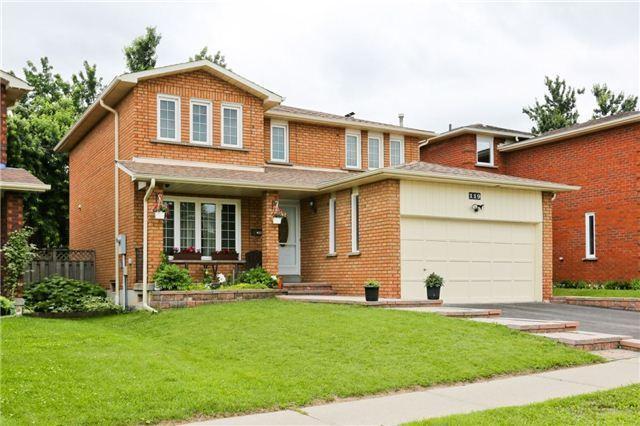 119 Dumfries Ave, House detached with 4 bedrooms, 4 bathrooms and 2 parking in Brampton ON | Image 2