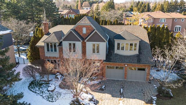 2312 Hoover Crt, House detached with 5 bedrooms, 4 bathrooms and 6 parking in Burlington ON | Image 1