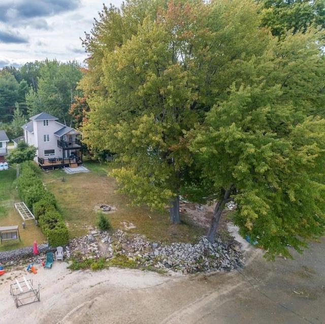 1241 Burns Drive, House detached with 5 bedrooms, 2 bathrooms and 3 parking in Laurentian Valley ON | Image 4