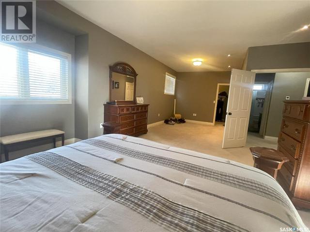 205 Lonsdale Street, House detached with 7 bedrooms, 5 bathrooms and null parking in Maple Creek SK | Image 32
