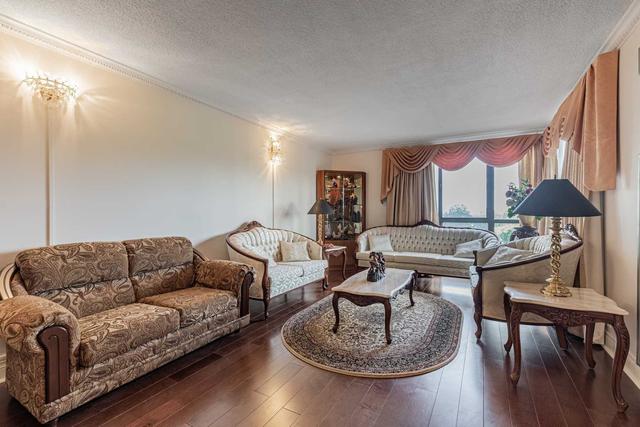 605 - 3 Concorde Pl, Condo with 3 bedrooms, 3 bathrooms and 1 parking in Toronto ON | Image 24