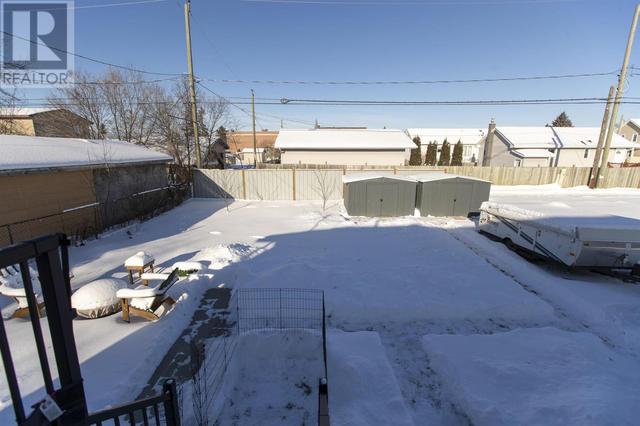 1109 Frederica St W, House detached with 4 bedrooms, 2 bathrooms and null parking in Thunder Bay ON | Image 2