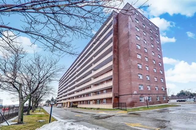 204 - 3533 Derry Rd E, Condo with 3 bedrooms, 2 bathrooms and 1 parking in Mississauga ON | Image 1
