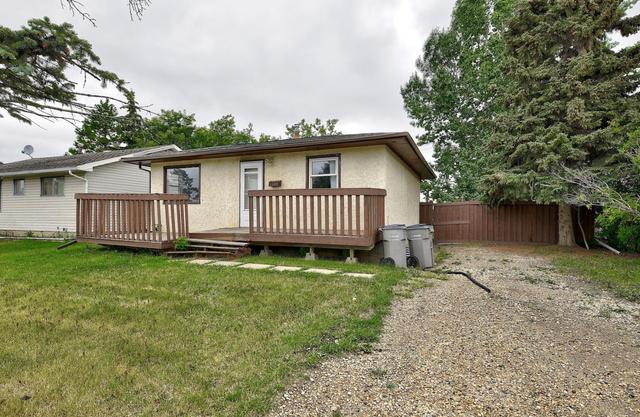 9504 99 Avenue, House detached with 4 bedrooms, 2 bathrooms and 2 parking in Grande Prairie AB | Image 8