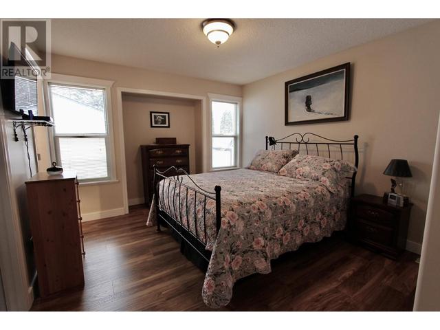 8458 Sparrow Road, House detached with 4 bedrooms, 3 bathrooms and null parking in Prince George BC | Image 15