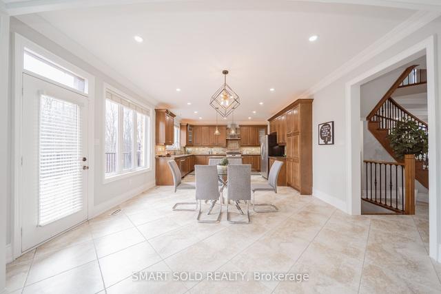 27 Red Cardinal Tr, House detached with 4 bedrooms, 5 bathrooms and 4 parking in Richmond Hill ON | Image 7
