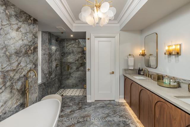 40 Bernard Ave, House semidetached with 4 bedrooms, 5 bathrooms and 1 parking in Toronto ON | Image 16