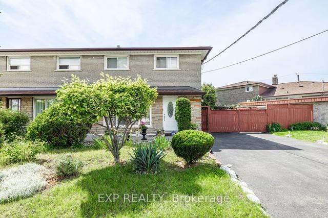 110 Navenby Cres, House semidetached with 4 bedrooms, 3 bathrooms and 6 parking in Toronto ON | Image 23