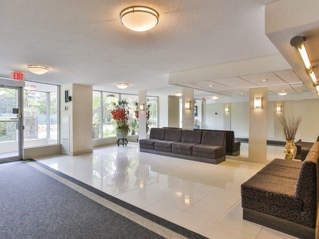 1001 - 55 Huntingdale Blvd, Condo with 3 bedrooms, 2 bathrooms and 1 parking in Toronto ON | Image 2