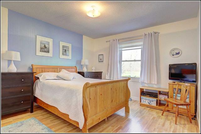 579 Lakeshore Rd, House detached with 2 bedrooms, 1 bathrooms and 6 parking in Brighton ON | Image 10
