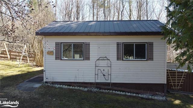 17 Queen Street, House detached with 3 bedrooms, 2 bathrooms and 3 parking in Parry Sound ON | Image 3