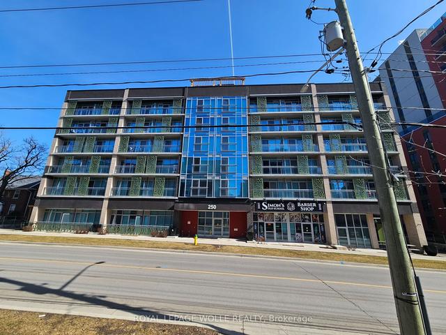 215 - 250 Albert St, Condo with 1 bedrooms, 1 bathrooms and 1 parking in Waterloo ON | Image 12