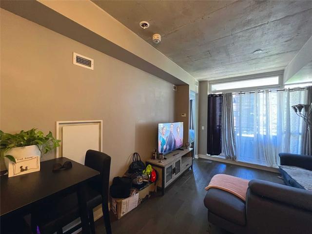 206 - 665 Kingston Rd, Condo with 2 bedrooms, 2 bathrooms and 0 parking in Toronto ON | Image 4
