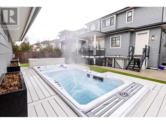 8151 13th Avenue, House detached with 9 bedrooms, 9 bathrooms and 4 parking in Burnaby BC | Image 36