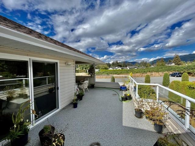 10 - 5630 Trail Avenue, House attached with 2 bedrooms, 2 bathrooms and 2 parking in Sechelt BC | Card Image