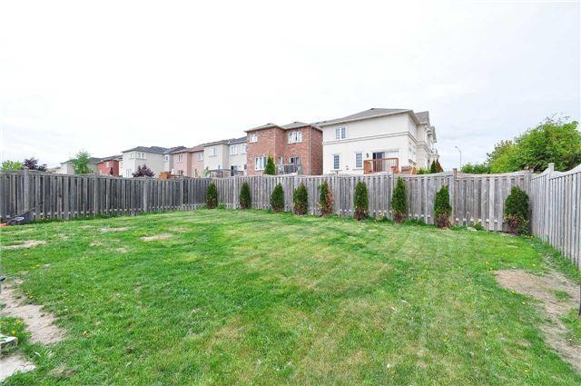 2 Batt Cres, House detached with 5 bedrooms, 3 bathrooms and 2 parking in Ajax ON | Image 18